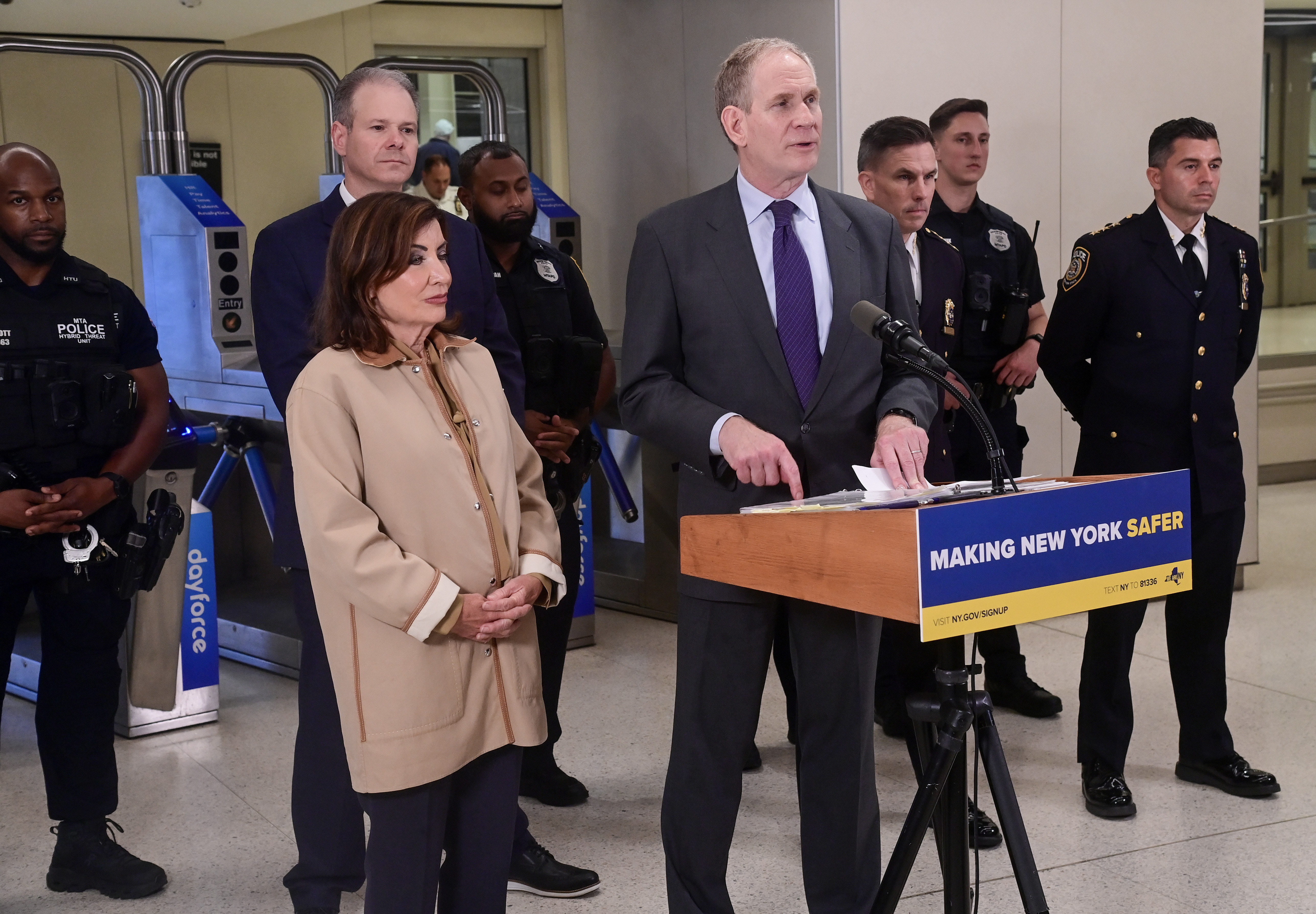 Governor Hochul Announces Subway Crime Fell to Historic Lows This Summer