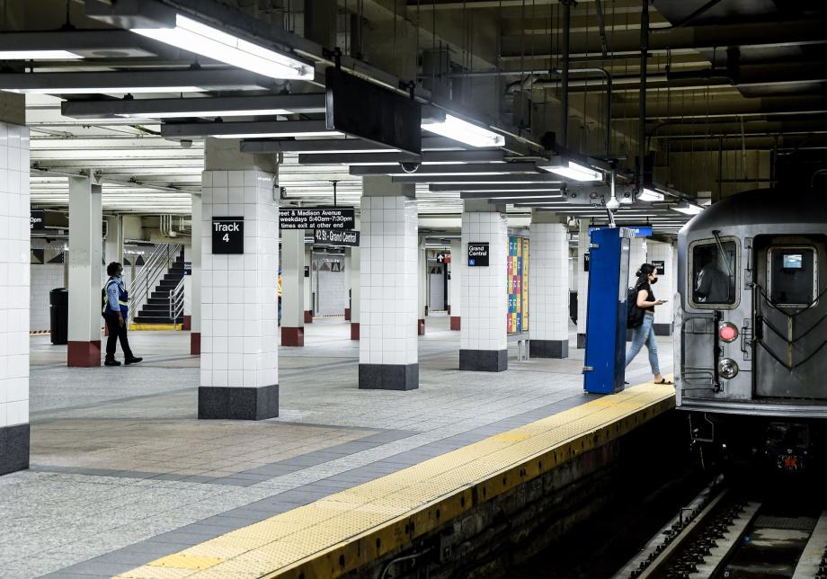 A wide view of a subway platform. 