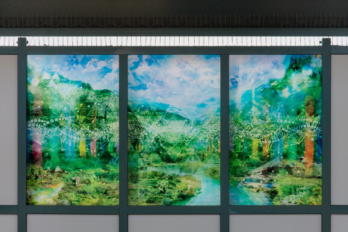 Glass artwork in station windscreen.