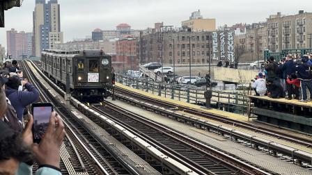Yankees Fans Open Season with Nostalgia Train Rides to Stadium 