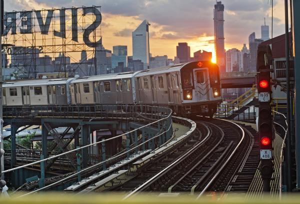 MTA Announces 2025 New Year’s Holiday Service